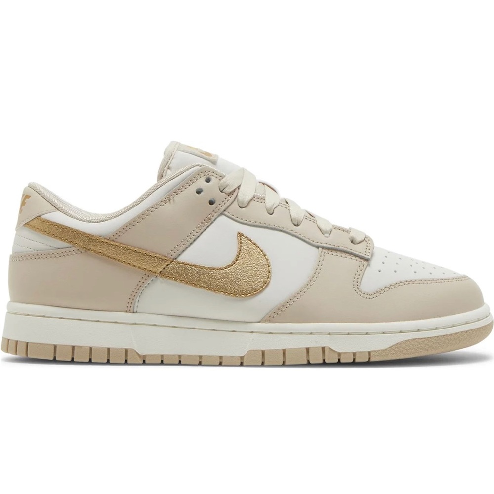 2023
Wmns Dunk Low 'Gold Swoosh'